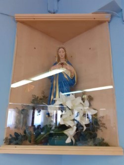 az új Szűz Mária szobor